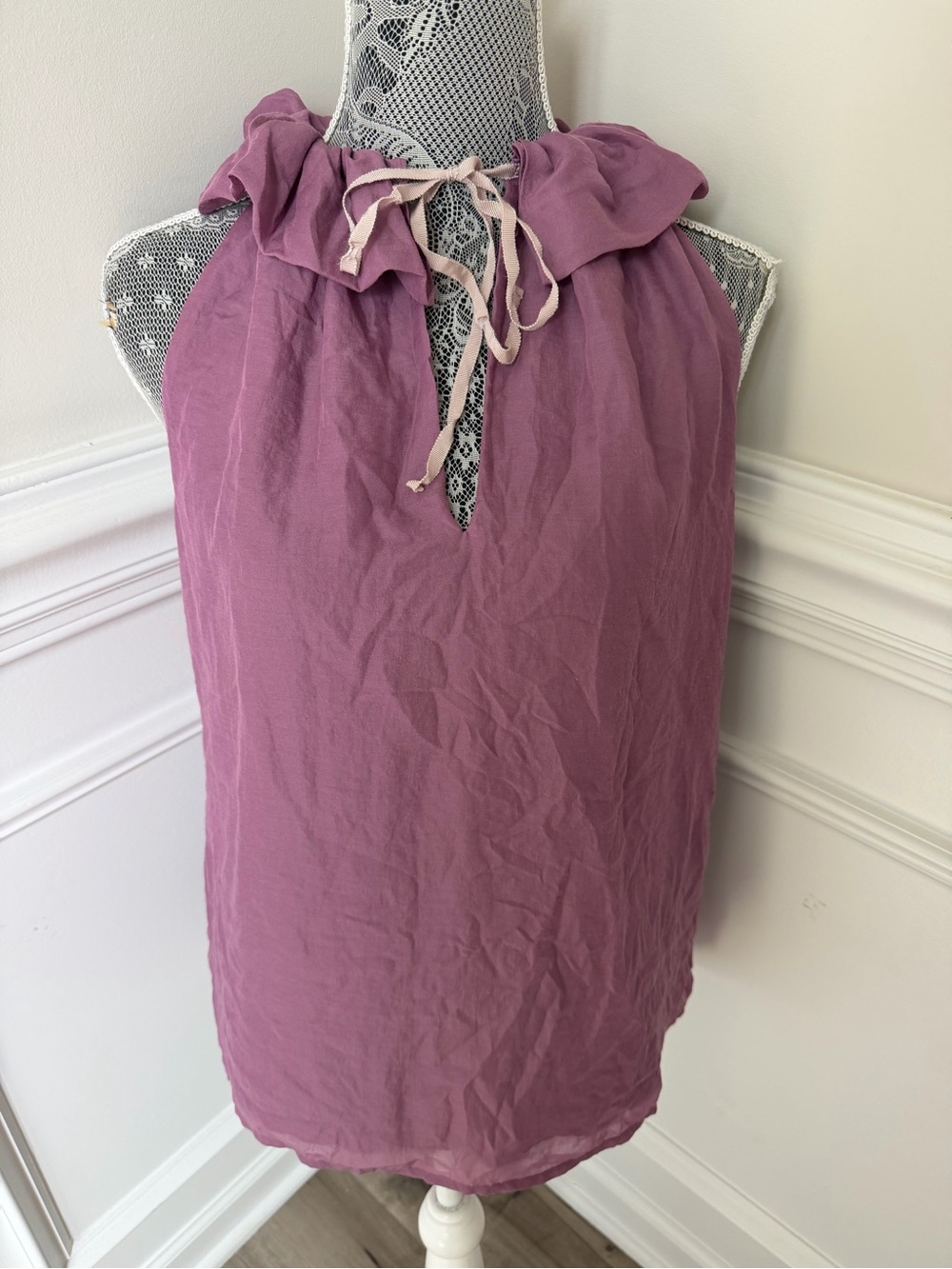 Ann Taylor LOFT Women’s Ruffle Blouse Sleeveless Purple Lavender Size M
